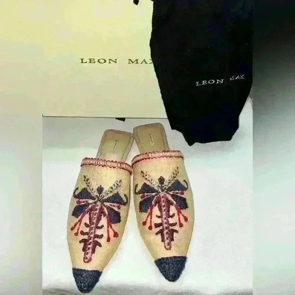 Leon Max flat, Size 10 - Picture 1 of 3